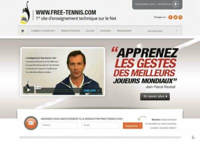 Capture d'écran du site free-tennis.com. Textes: 1er site d'enseignement technique sur le net. Apprenez les gestes des meilleurs joueurs mondiaux